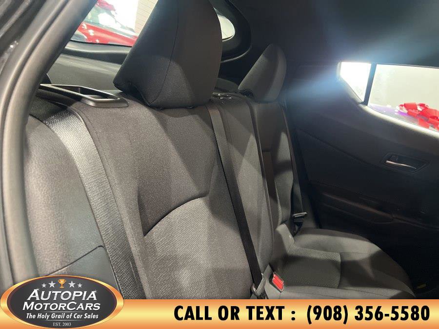 Used 2019 Toyota C-HR XLE FWD image 15