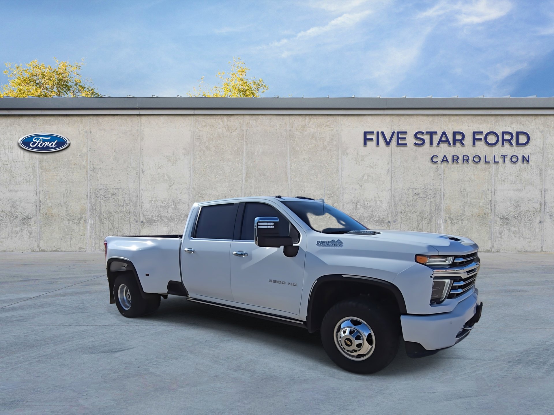 Used 2021 Chevrolet Silverado 3500 High Country w/ Technology Package image 2