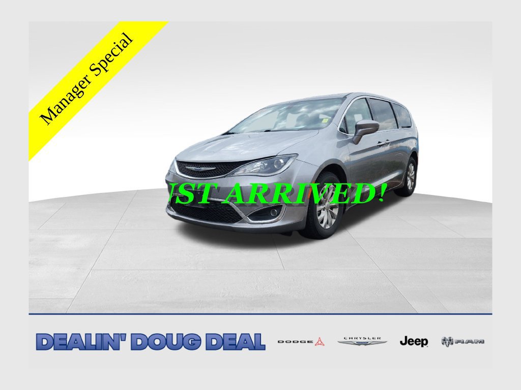 Used 2019 Chrysler Pacifica Touring Plus FWD image 1