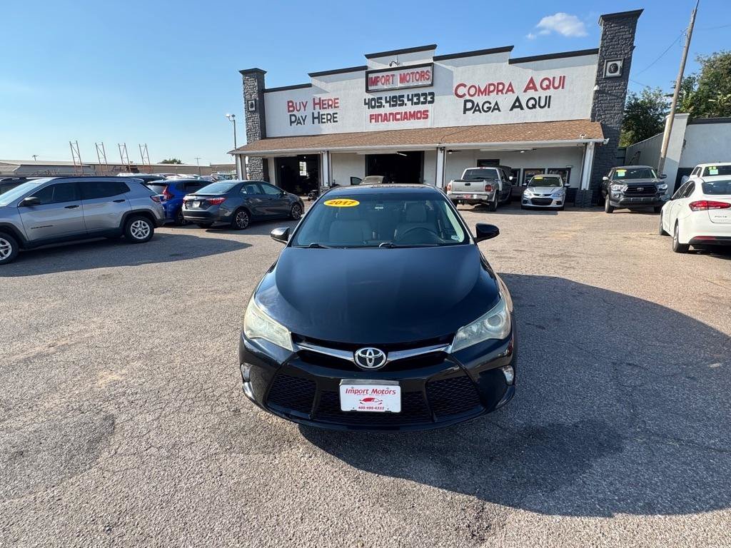 Used 2017 Toyota Camry SE FWD image 2