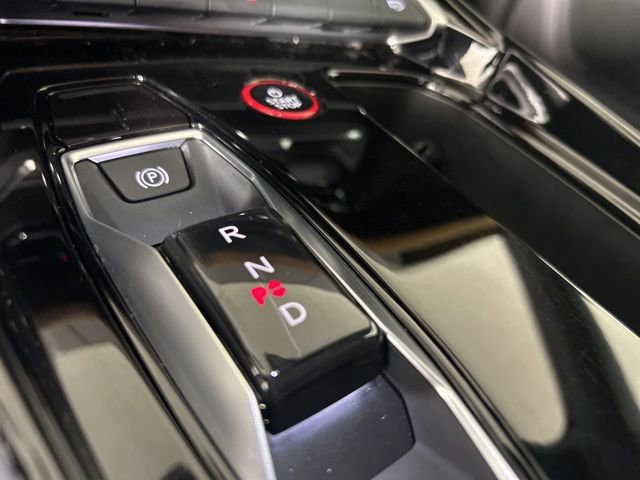 Used 2022 Audi e-tron GT Premium Plus image 35
