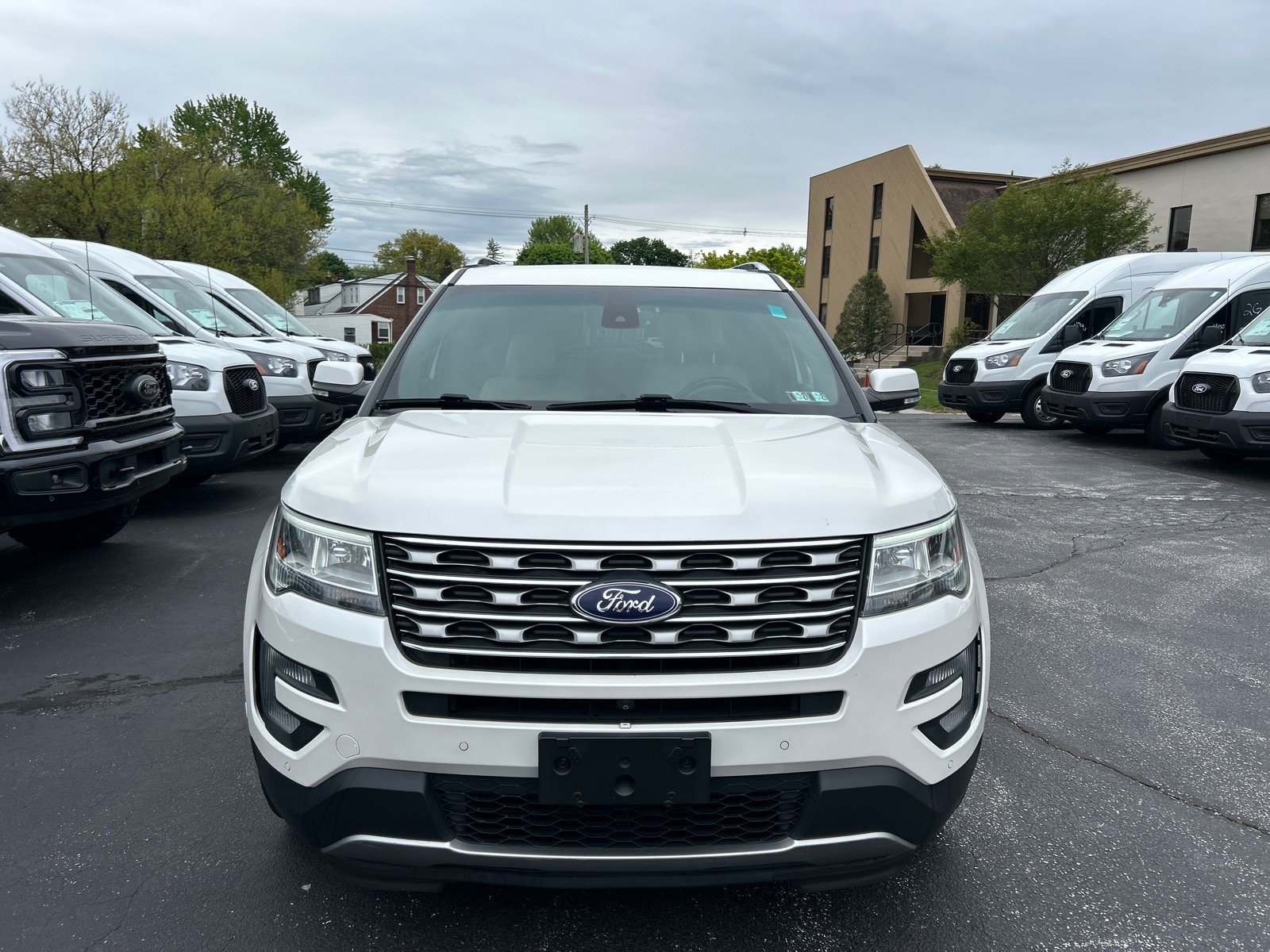 Used 2016 Ford Explorer Limited w/ Equipment Group 301A AWD/4WD image 2
