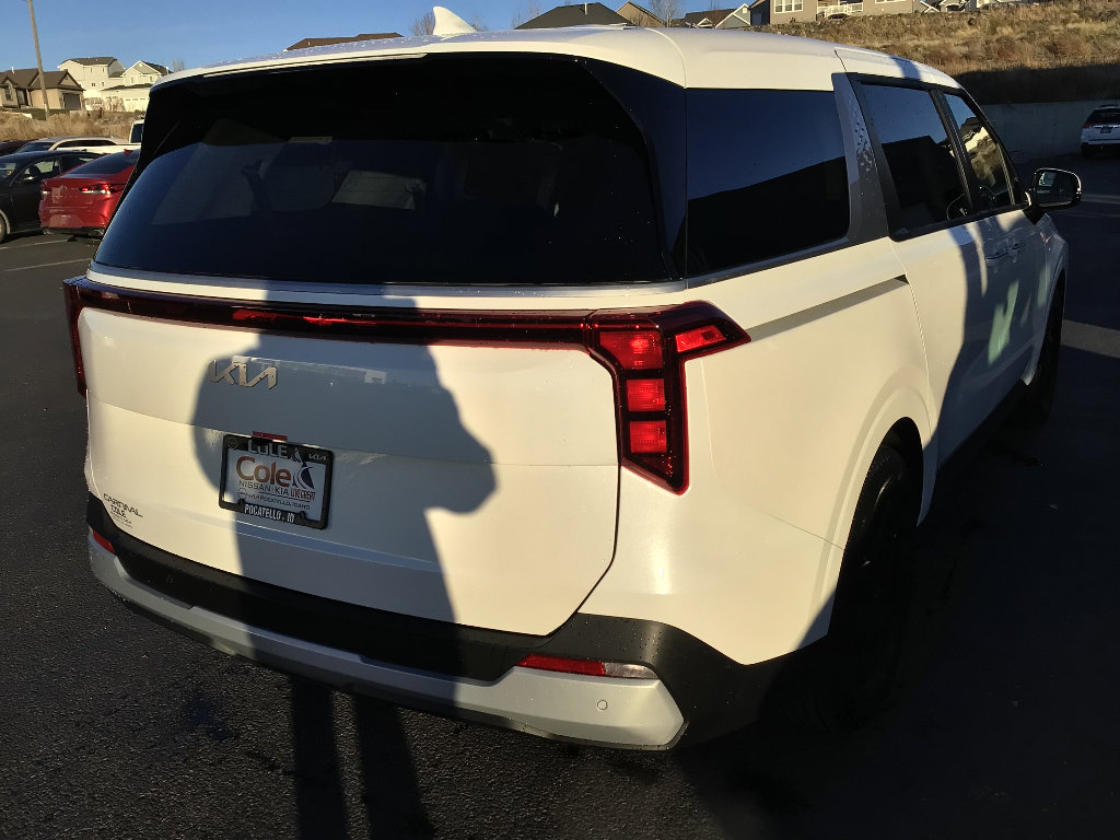 New 2026 Kia Carnival LX image 5