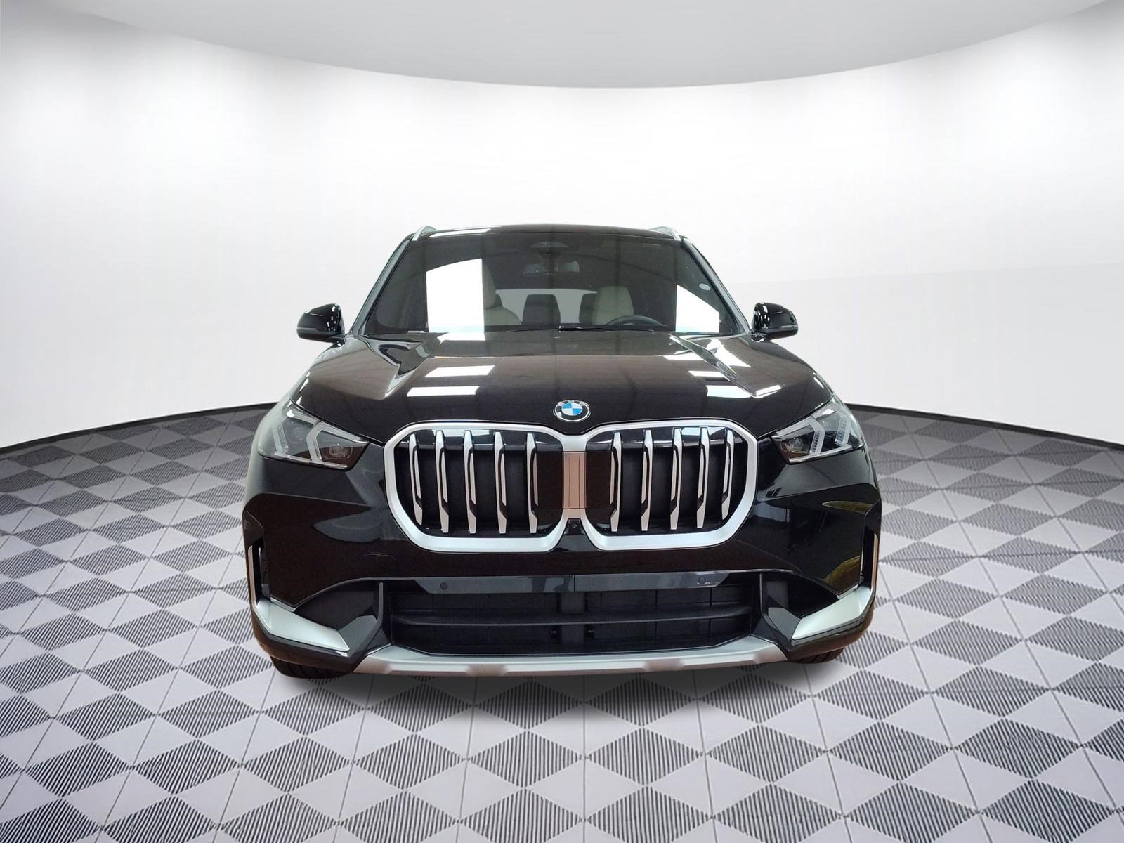 Used 2025 BMW X1 xDrive28i w/ Premium Package image 5