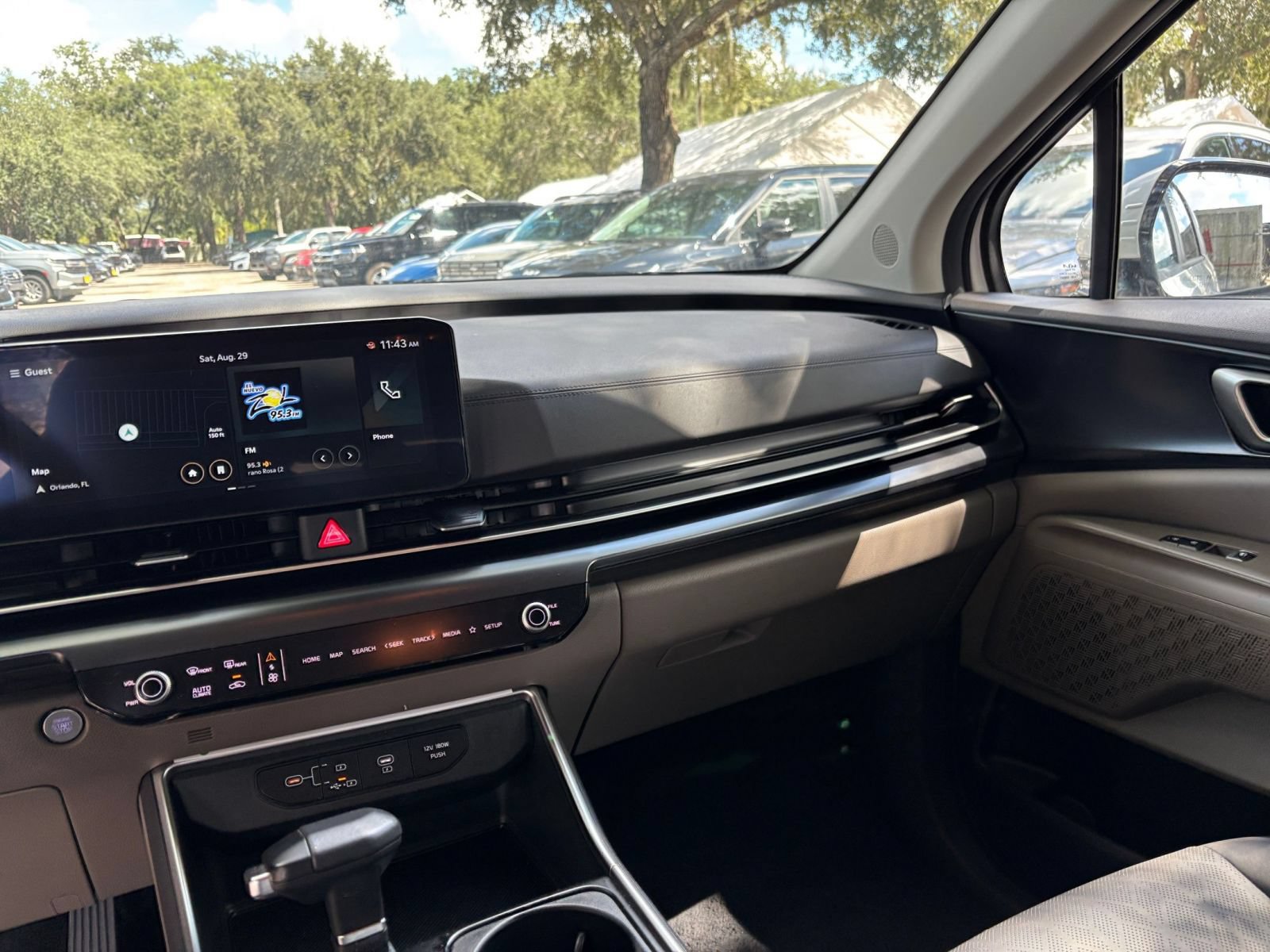Used 2026 Kia Carnival FWD image 38