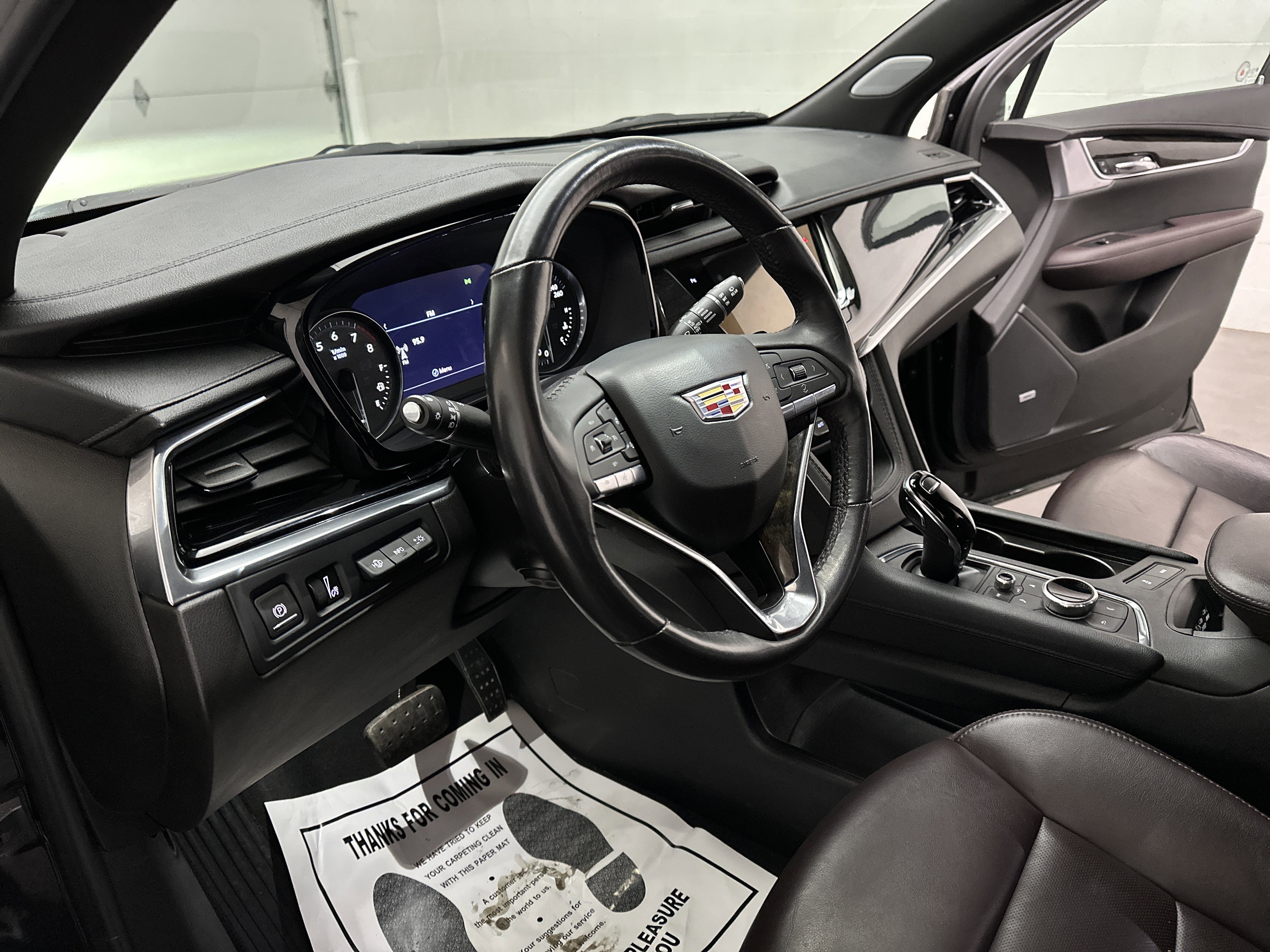 Used 2024 Cadillac XT6 Premium Luxury w/ Technology Package image 17