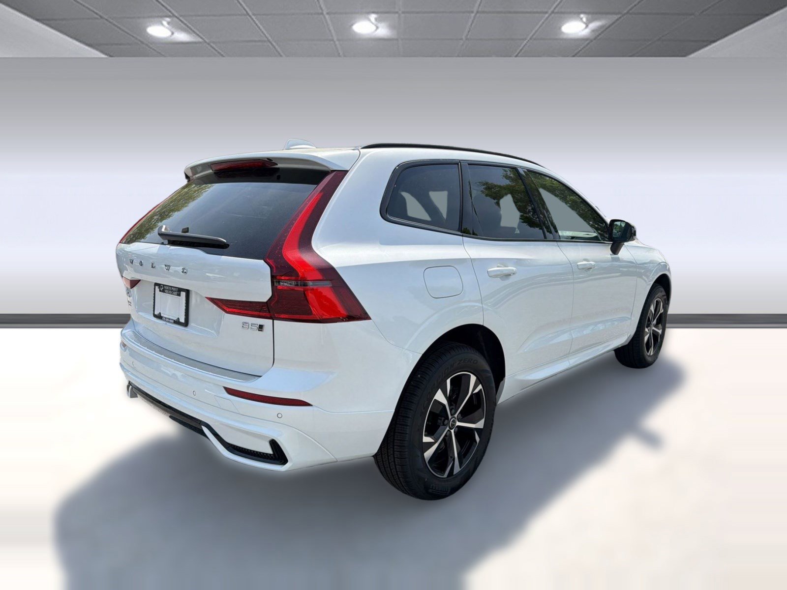 New 2026 Volvo XC60 B5 Core w/ Climate Package AWD/4WD image 9