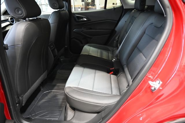 New 2026 Chevrolet Trax LT w/ Driver Confidence Package FWD image 11