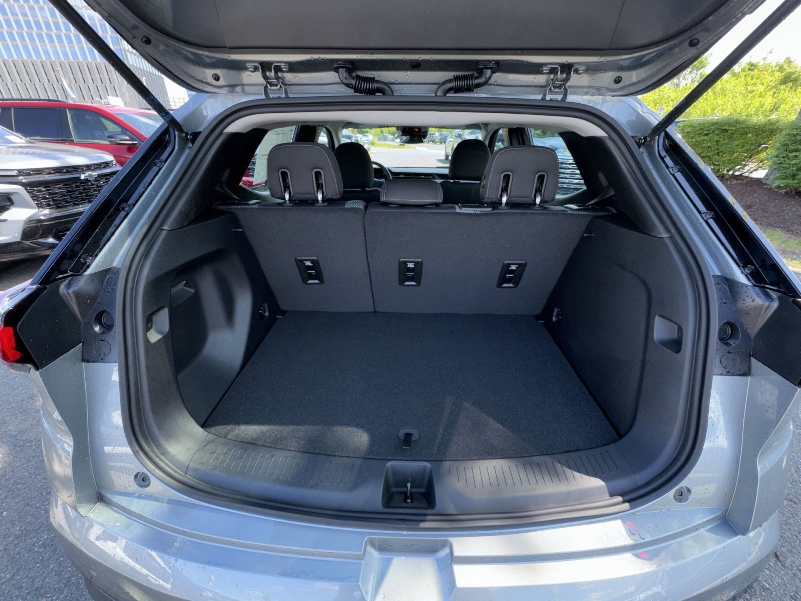 New 2027 Chevrolet Bolt LT w/ Comfort Package FWD image 25