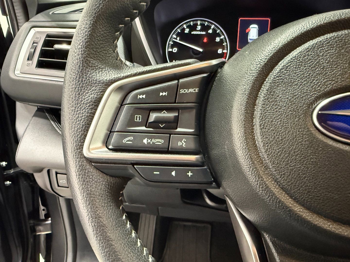 Used 2024 Subaru Ascent Limited w/ Technology Package image 21