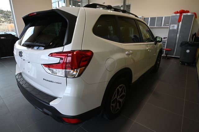 Used 2020 Subaru Forester Premium image 12