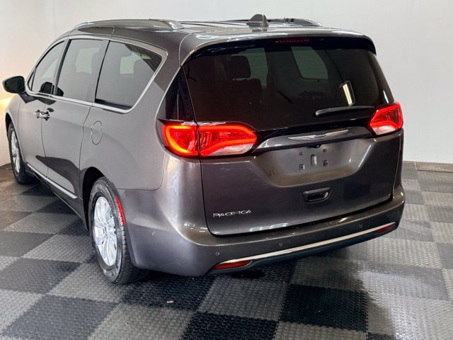 Used 2018 Chrysler Pacifica Touring-L Plus w/ Advanced Safetytec Group FWD image 7