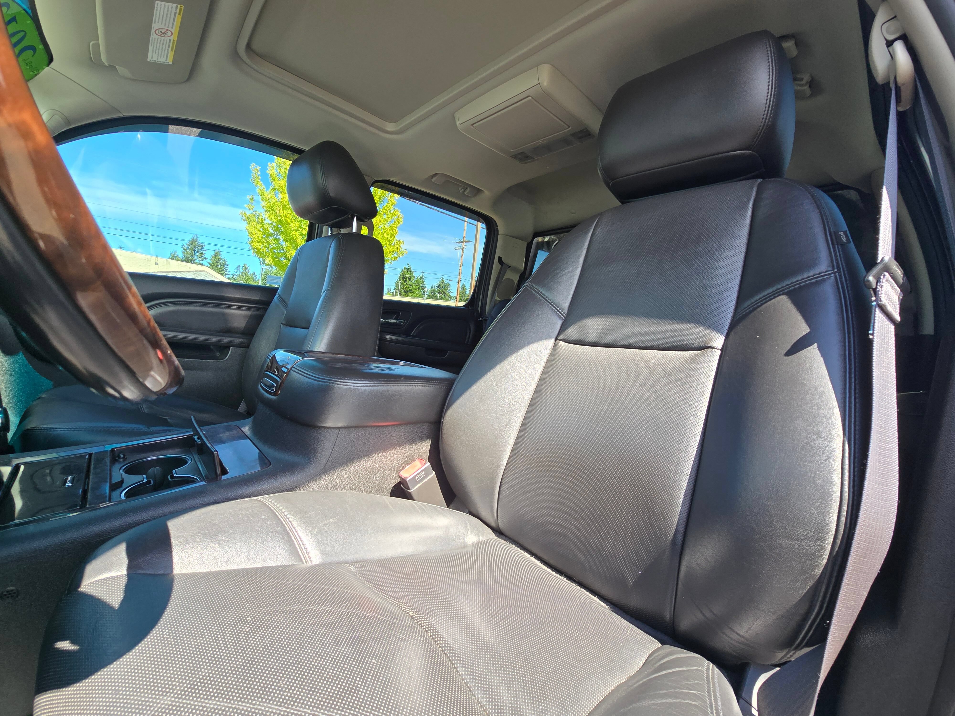 Used 2013 GMC Sierra 2500 Denali w/ Suspension Package, Off-Road AWD/4WD image 22