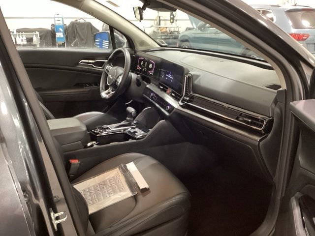 Used 2023 Kia Sportage EX image 9