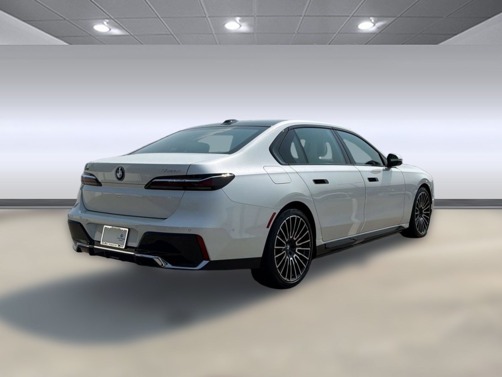 New 2026 BMW 750e xDrive AWD/4WD image 8