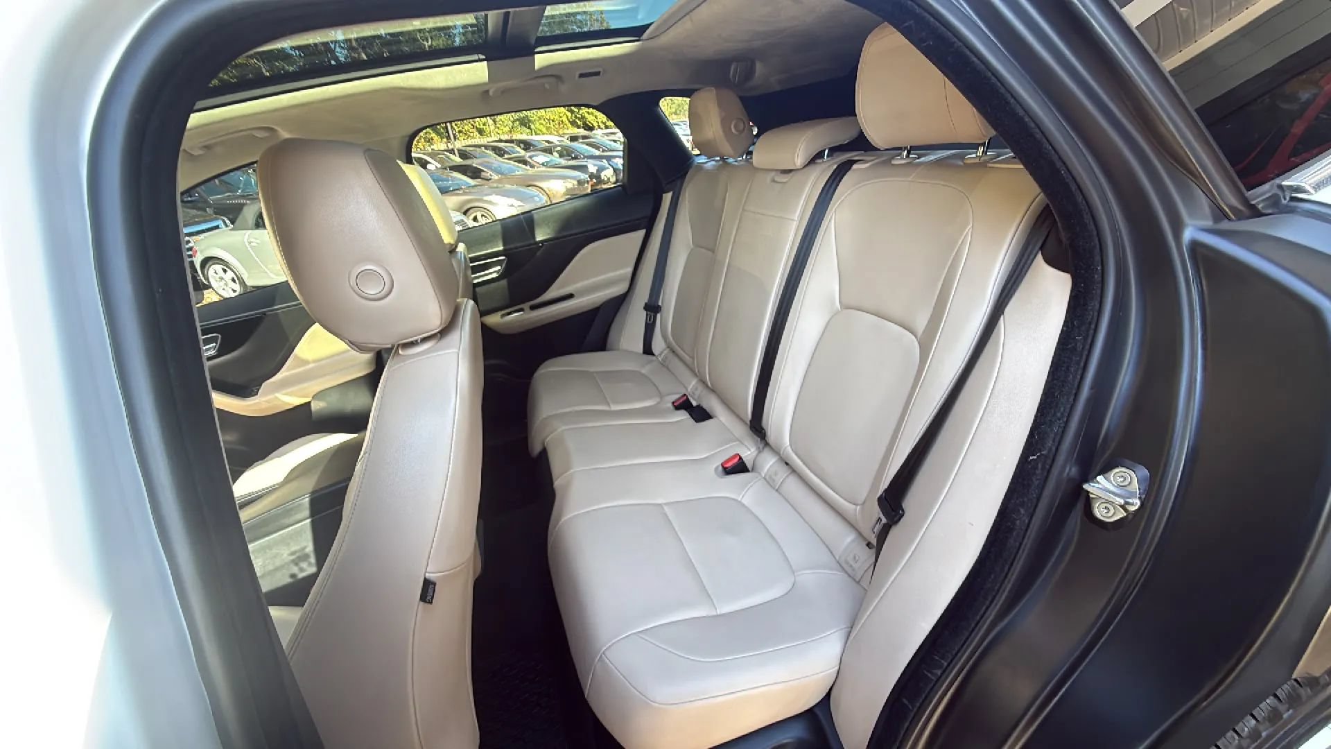 Used 2020 Jaguar F-PACE Premium AWD/4WD image 29