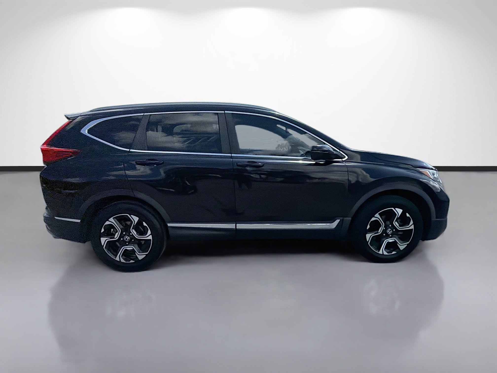 Used 2017 Honda CR-V Touring image 2