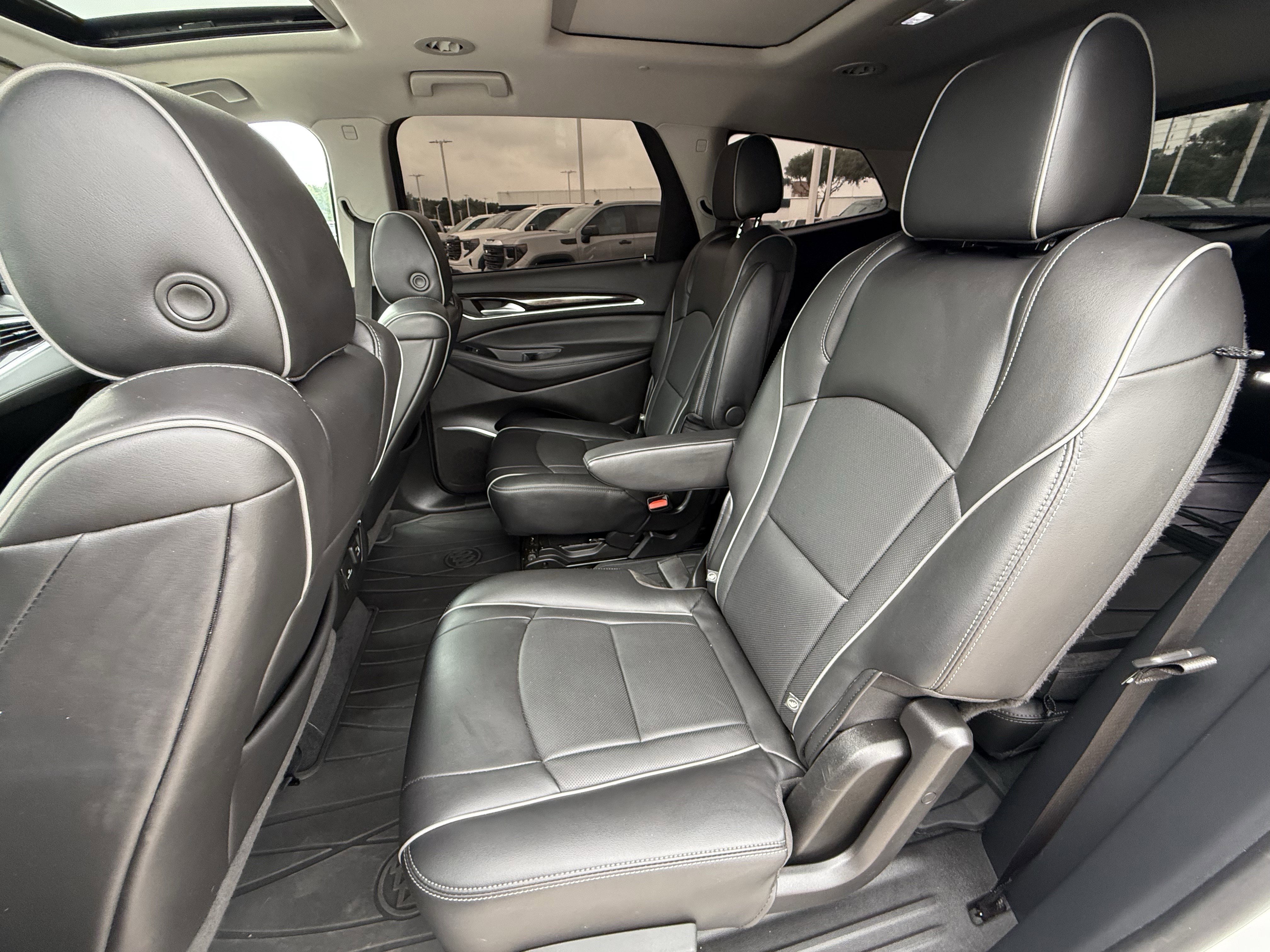 Used 2021 Buick Enclave Avenir FWD image 30