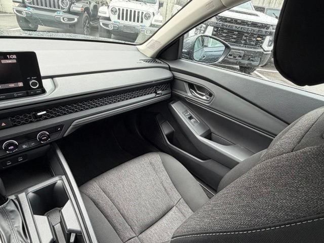 Certified 2023 Honda Accord EX image 32