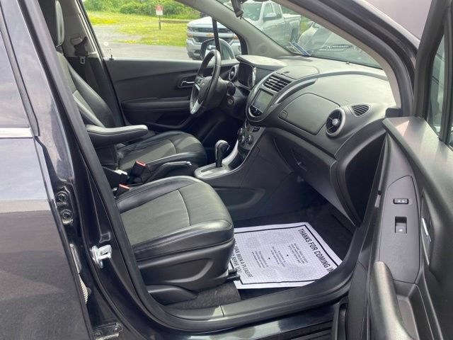Used 2016 Chevrolet Trax LT w/ LT Convenience Package AWD/4WD image 15