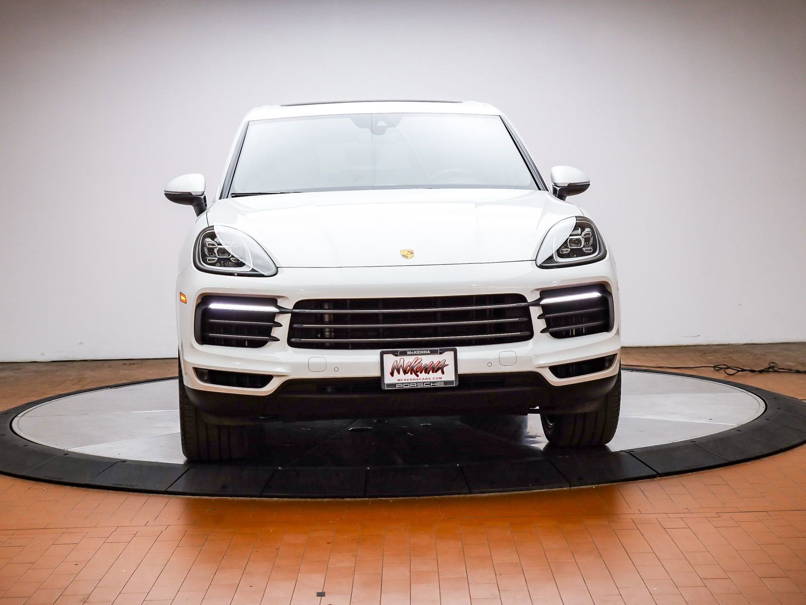 Certified 2022 Porsche Cayenne Platinum Edition image 15