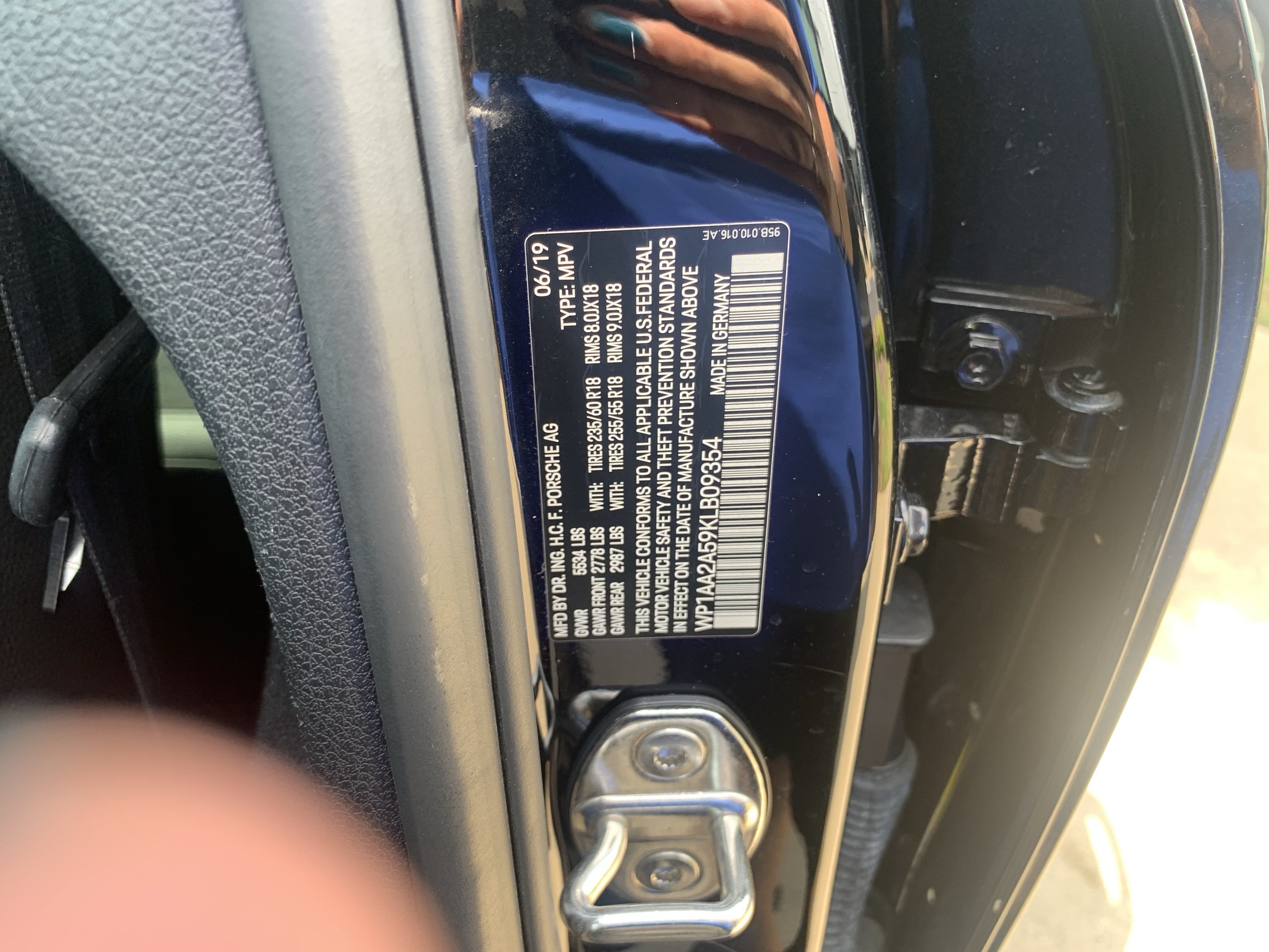 Used 2019 Porsche Macan AWD/4WD image 37