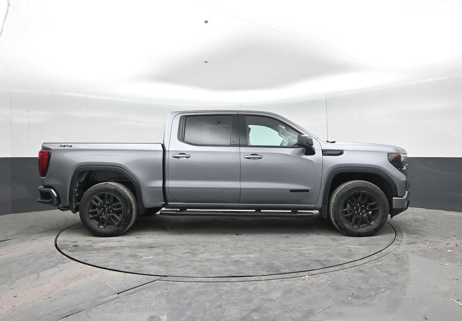 New 2026 GMC Sierra 1500 Elevation w/ LPO, Elevation Black Package AWD/4WD image 9