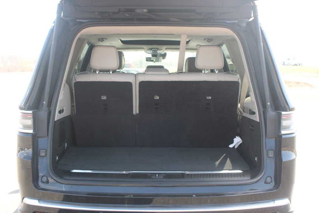 Used 2023 Jeep Grand Wagoneer Series II w/ Flexible Seating Group image 13