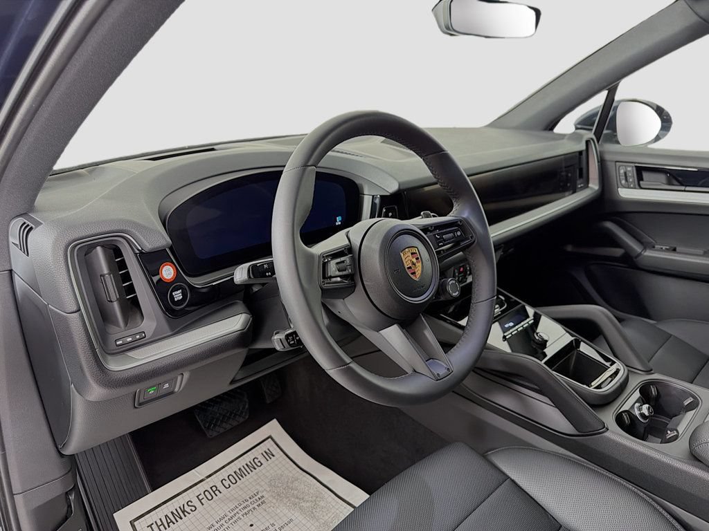 Certified 2025 Porsche Cayenne AWD/4WD image 4