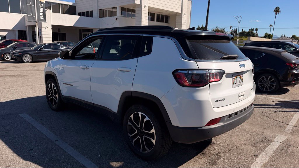 Used 2024 Jeep Compass Limited AWD/4WD image 3