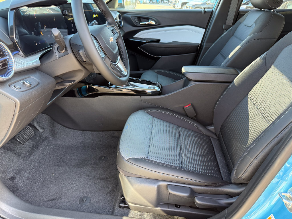 New 2026 Chevrolet Trax LT w/ LT Convenience Package FWD image 14