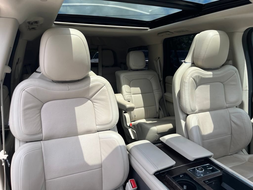 Used 2020 Lincoln Navigator Reserve w/ Luxury Package AWD/4WD image 42