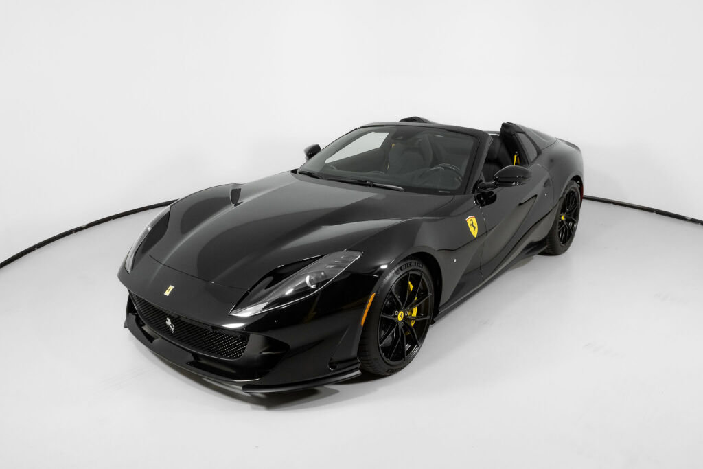 Used 2023 Ferrari 812 GTS image 2