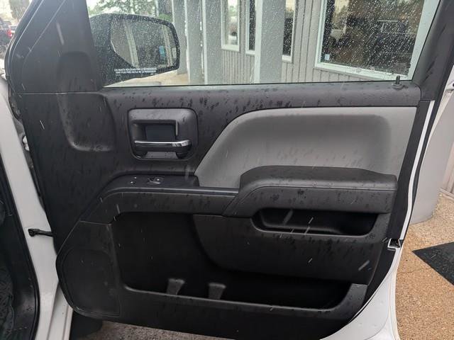 Used 2018 Chevrolet Silverado 1500 Custom w/ Custom Convenience Package AWD/4WD image 19