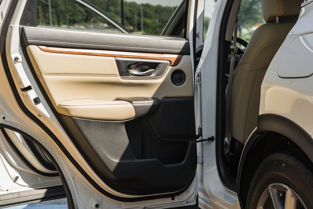 Used 2021 Honda CR-V Touring image 37