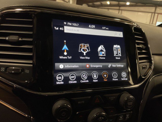 Used 2022 Jeep Grand Cherokee Limited image 20