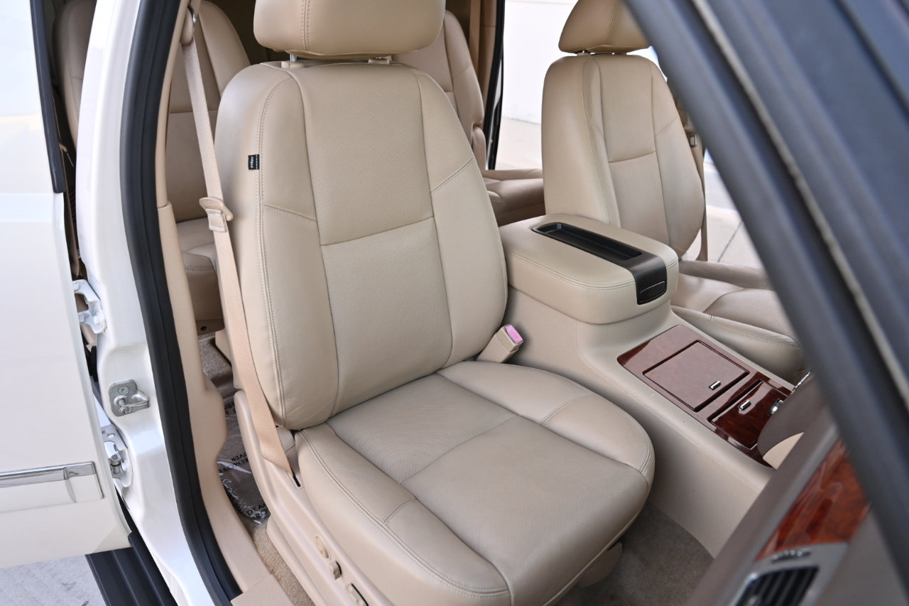 Used 2013 Chevrolet Suburban LTZ RWD image 19