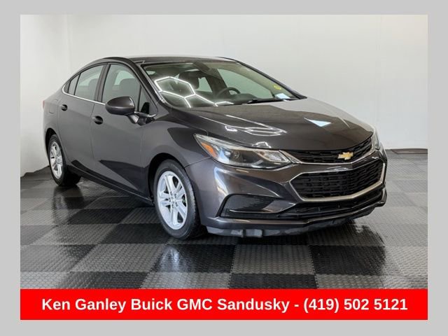 Used 2017 Chevrolet Cruze LT FWD image 1