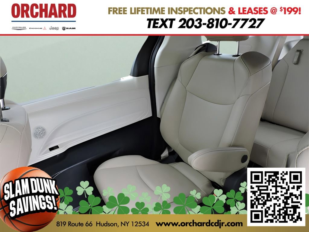 Used 2022 Toyota Sienna XLE image 16