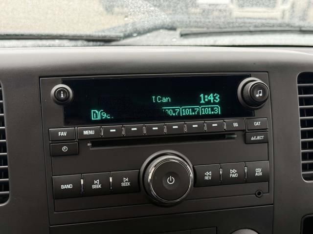 Used 2011 Chevrolet Silverado 2500 LT w/ Convenience Package image 23