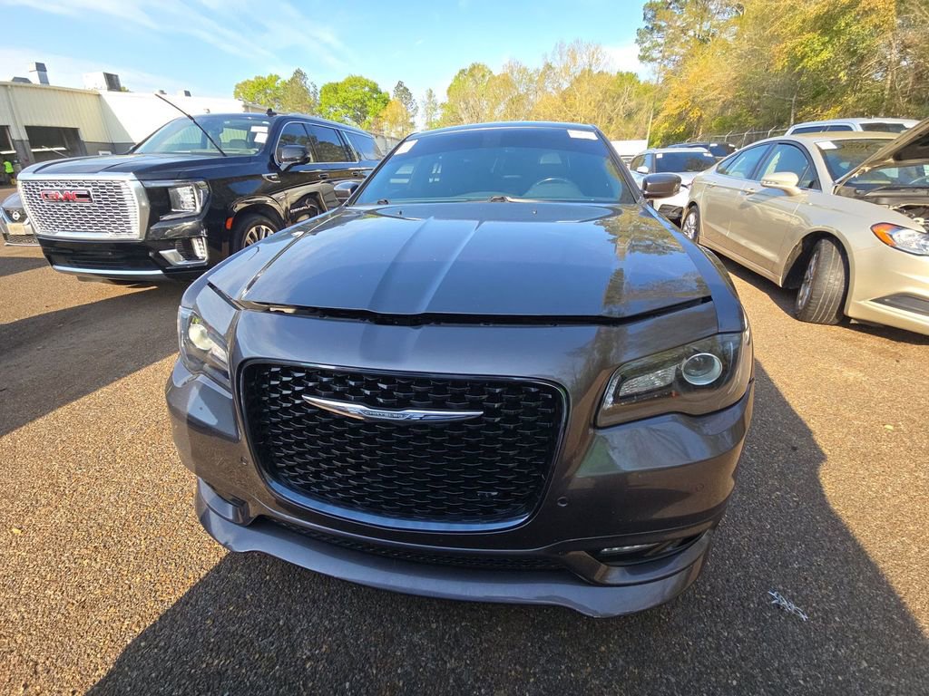 Used 2018 Chrysler 300 S w/ 300S Premium Group image 2
