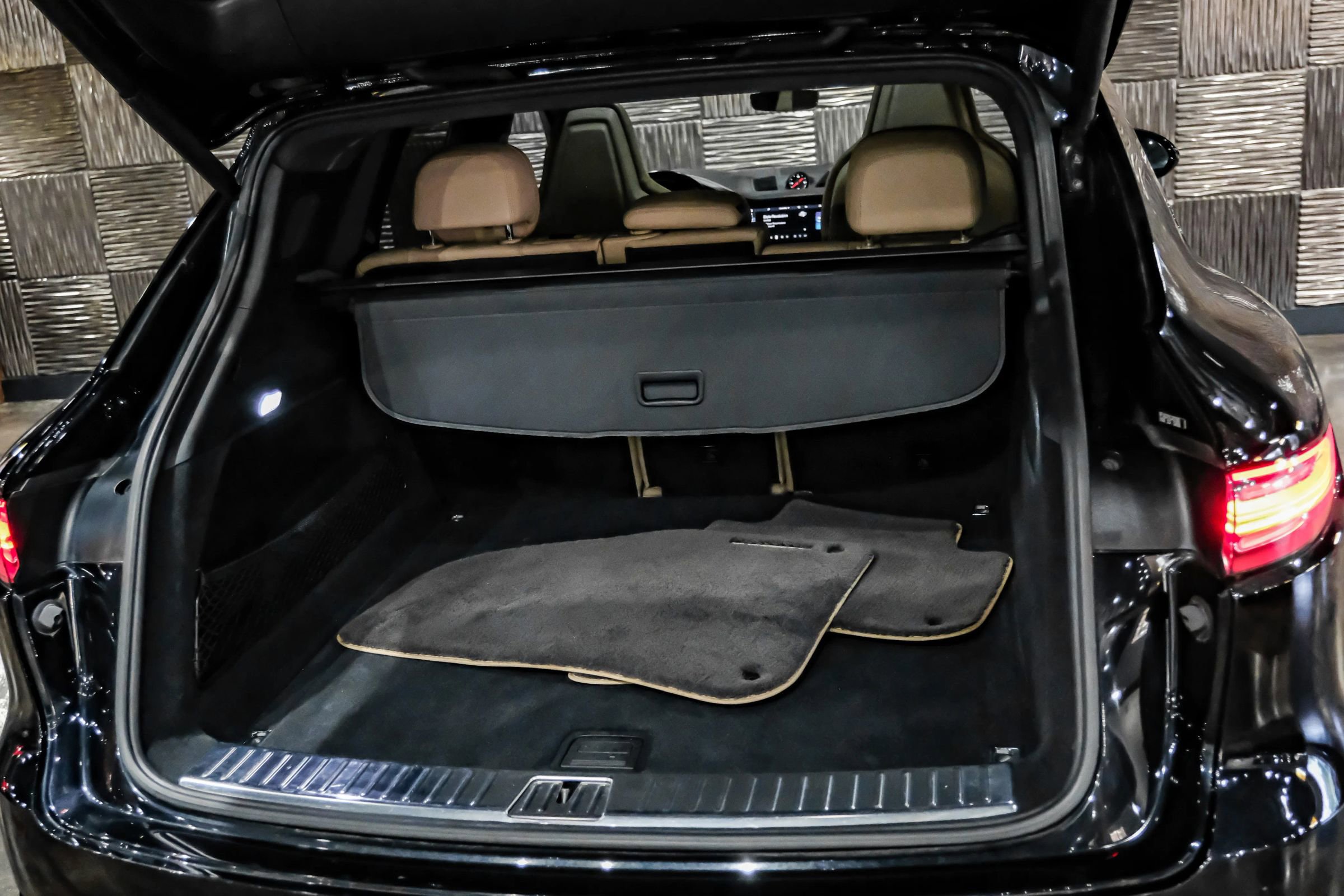 Used 2020 Porsche Cayenne S image 46