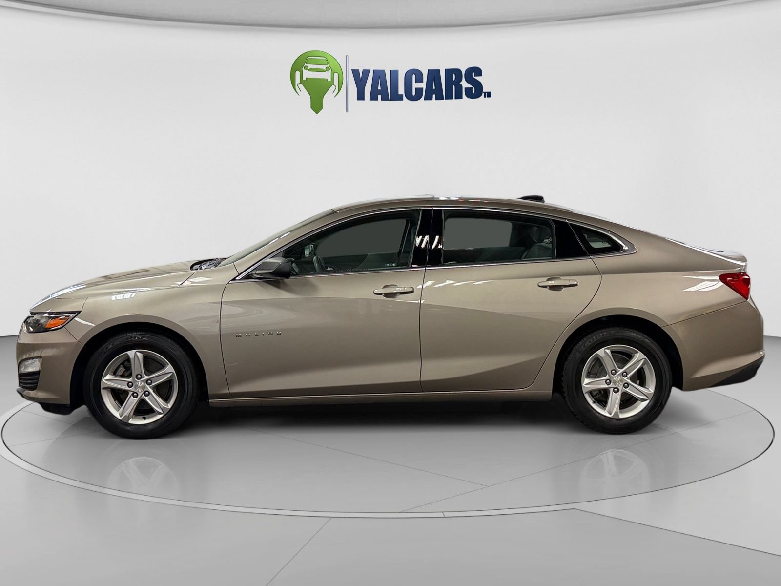 Used 2023 Chevrolet Malibu LS FWD image 2
