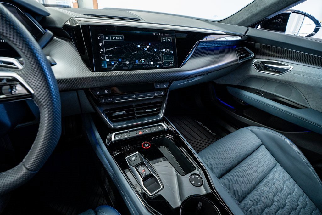 Used 2024 Audi e-tron GT Prestige image 44
