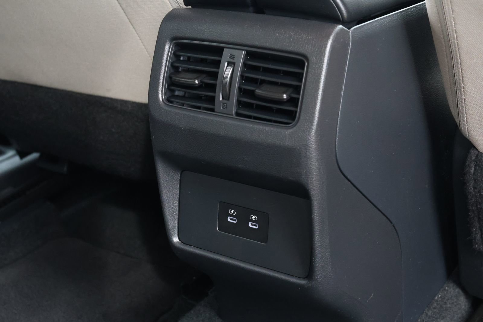 Used 2024 Nissan Rogue SV image 33