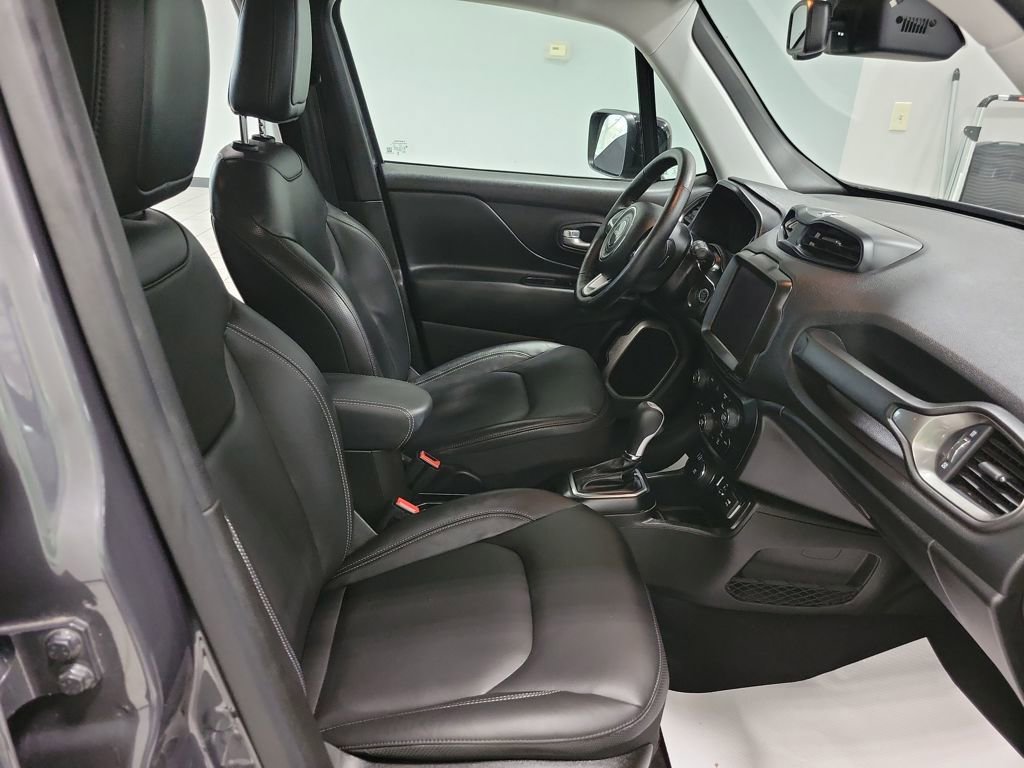 Used 2023 Jeep Renegade Limited image 26