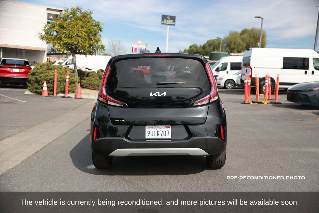 Used 2023 Kia Soul LX w/ LX Technology Package image 4