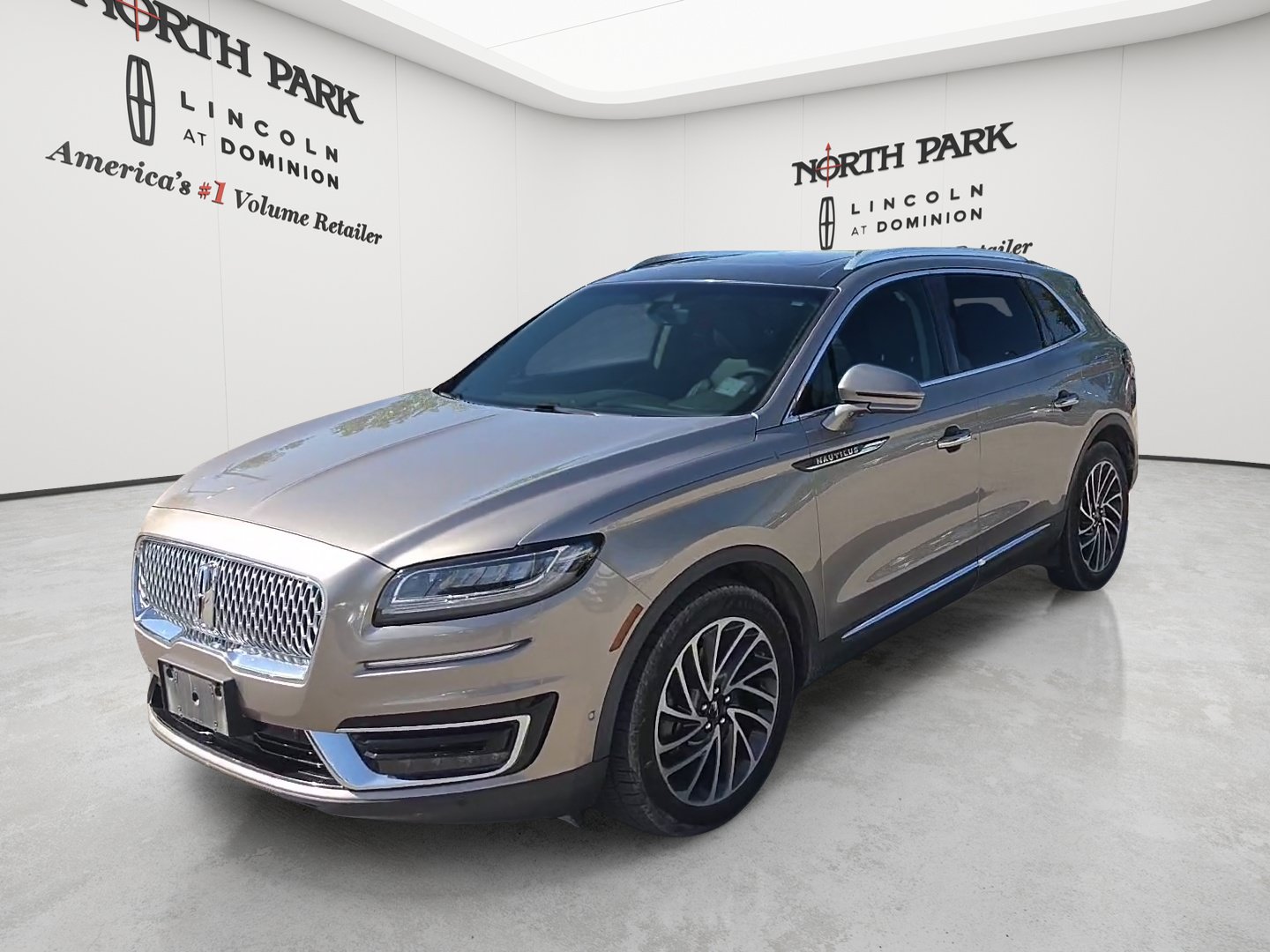 Used 2020 Lincoln Nautilus Reserve FWD image 1