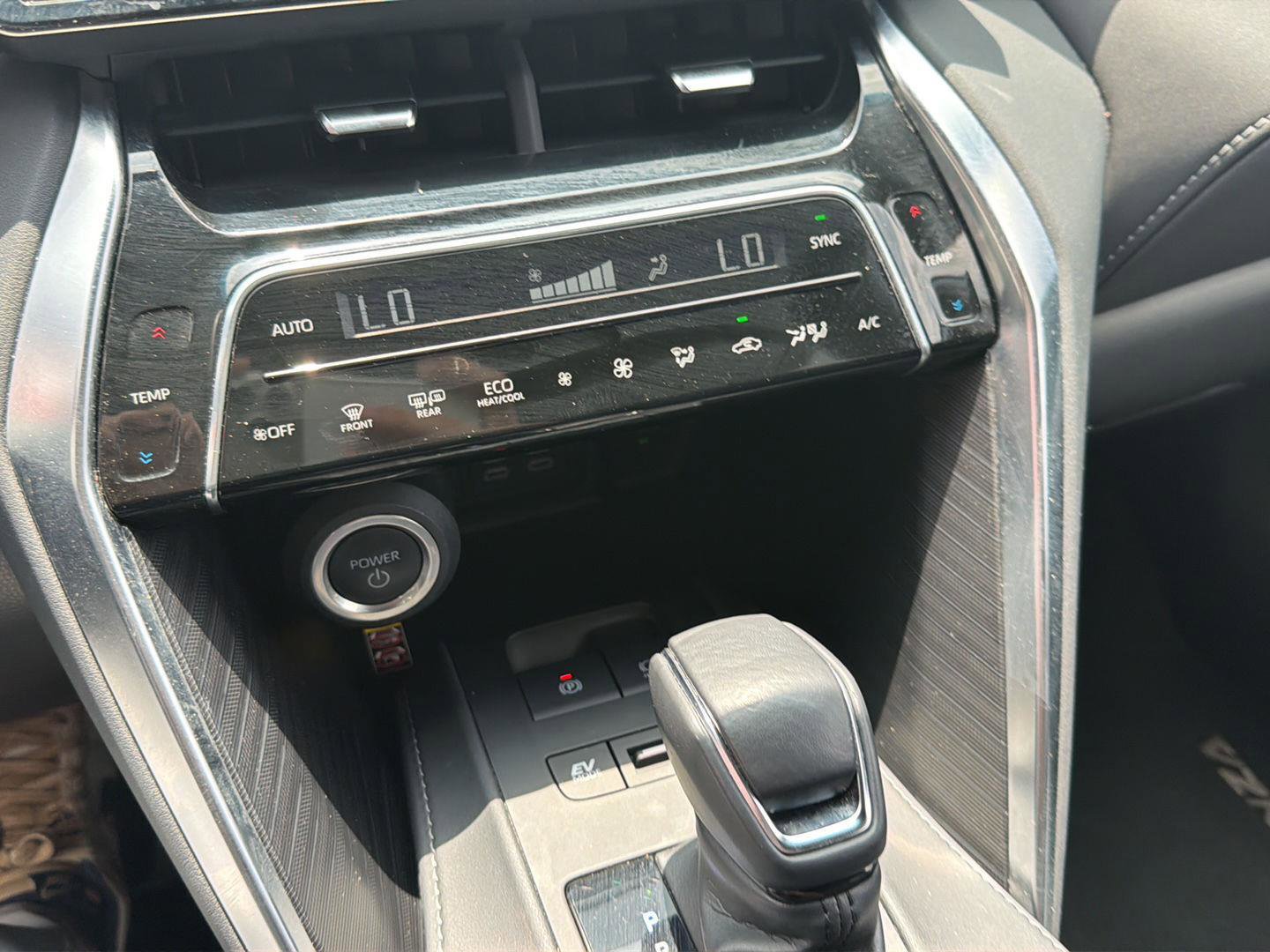 Used 2024 Toyota Venza XLE AWD/4WD image 20