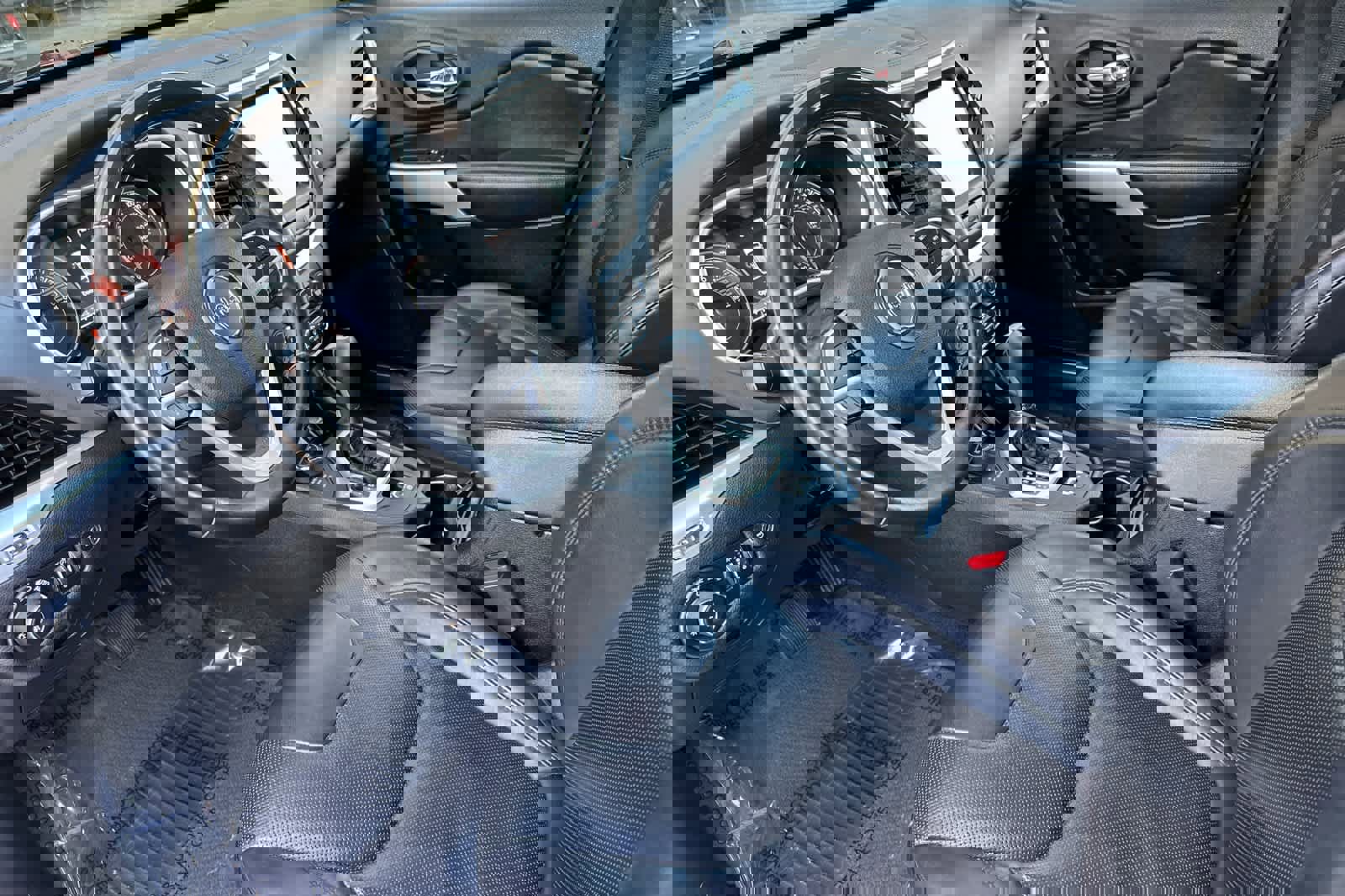 Used 2018 Jeep Cherokee Overland image 11